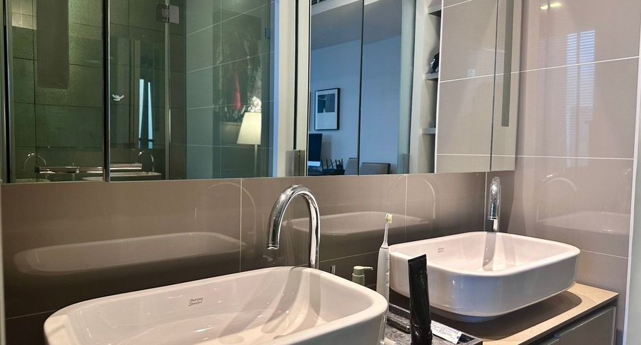 For rent 3 bedrooms condo in Bang Rak, Bangkok