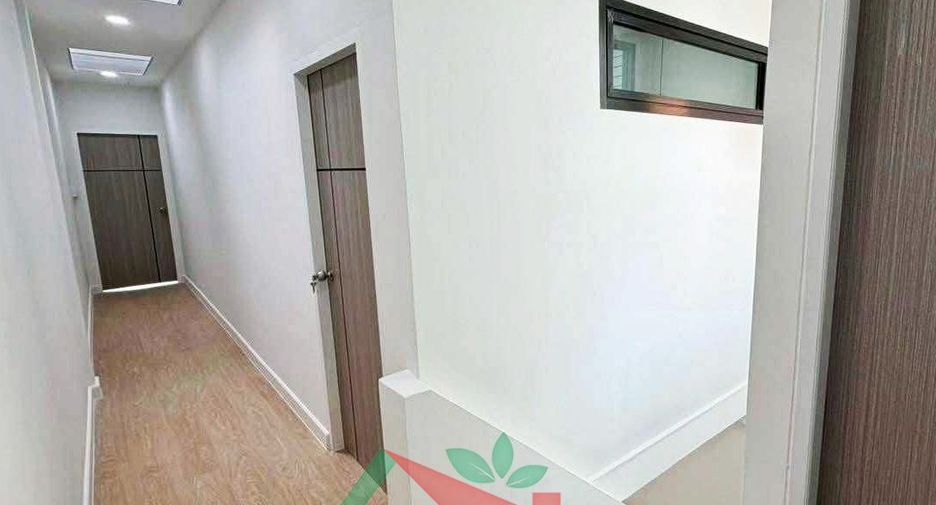 For sale 2 bedrooms townhouse in Lat Phrao, Bangkok