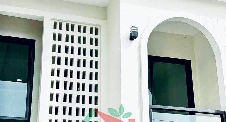 For sale 2 bedrooms townhouse in Lat Phrao, Bangkok