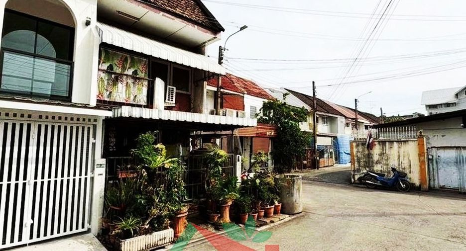 For sale 2 bedrooms townhouse in Lat Phrao, Bangkok