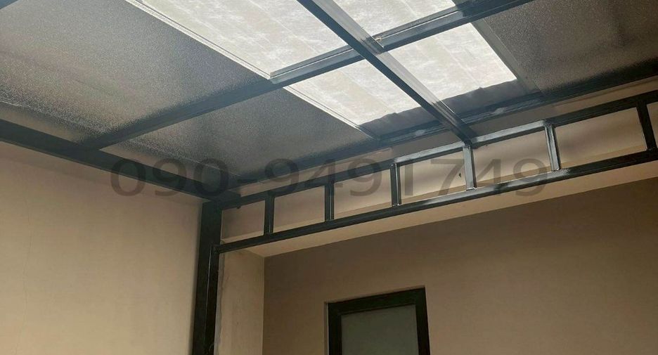 For rent 3 bedrooms townhouse in Khlong Sam Wa, Bangkok