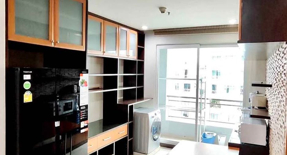 For rent 3 bedrooms condo in Watthana, Bangkok