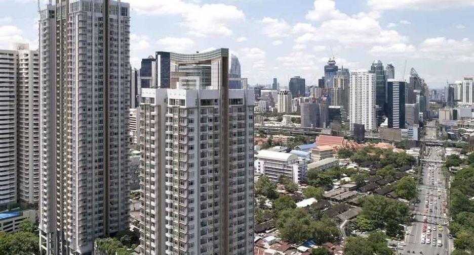 For rent 3 bedrooms condo in Watthana, Bangkok
