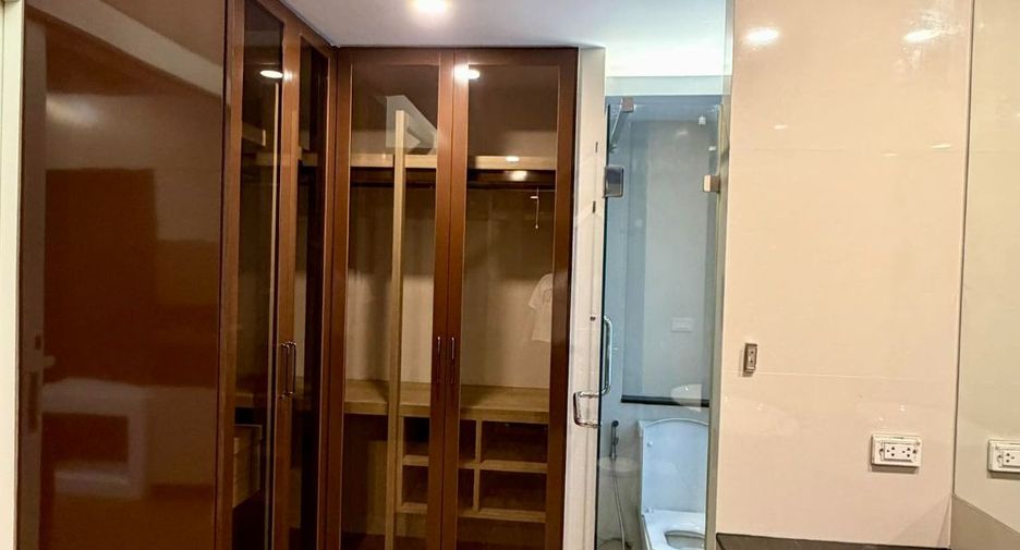 Reihenhaus zur Miete und zum Kauf mit 3 Zimmer in Khlong Toei, Bangkok