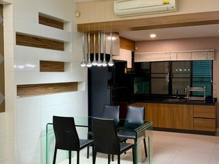 For rent そして for sale 3 ベッドルーム townhouse in Khlong Toei, Bangkok