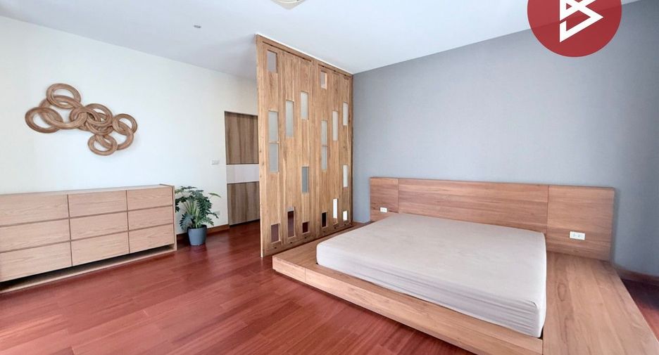À vendre 4 chambres maison à Mueang Chon Buri, Chonburi