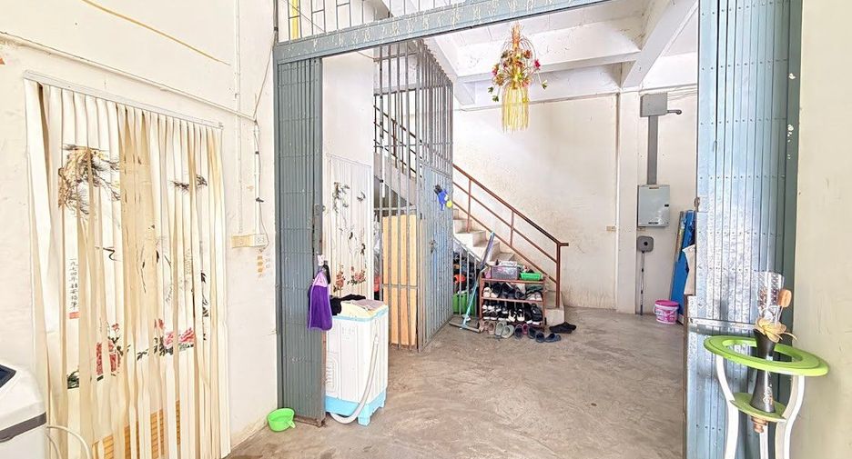 For sale 3 ベッドルーム office in Bang Len, Nakhon Pathom