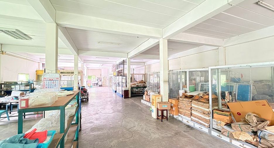 For sale 3 ベッドルーム office in Bang Len, Nakhon Pathom