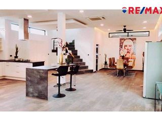Casa en venta de 17 habitaciones en Bang Lamung, Chonburi