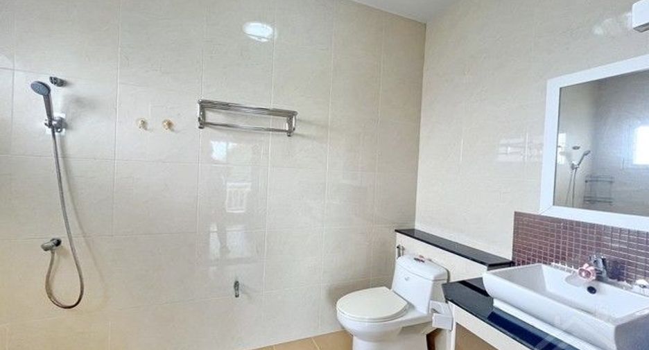 For rent 3 bedrooms house in Mueang Chon Buri, Chonburi