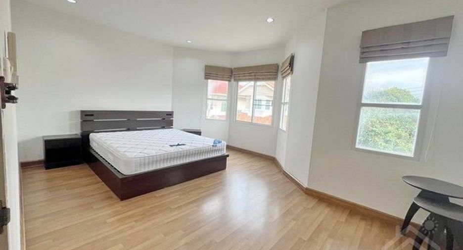For rent 3 bedrooms house in Mueang Chon Buri, Chonburi