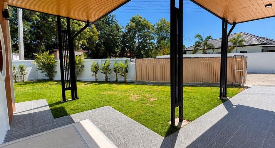 For rent 3 bedrooms house in East Pattaya, Pattaya