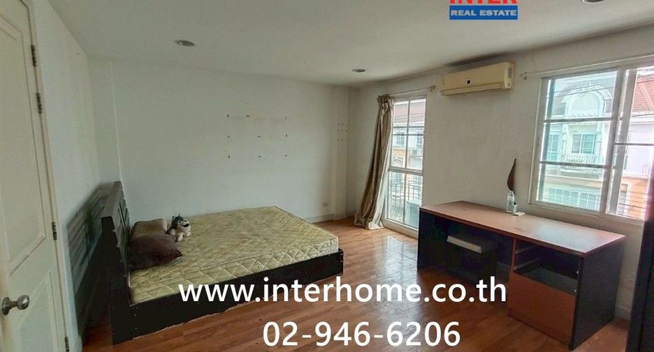 For sale 3 bedrooms townhouse in Bueng Kum, Bangkok