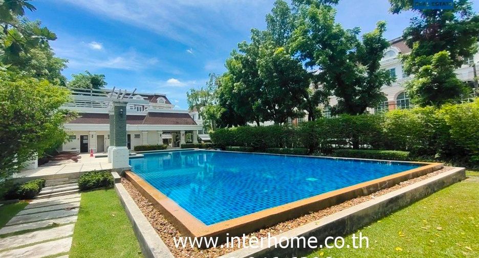 For sale 3 bedrooms townhouse in Bueng Kum, Bangkok