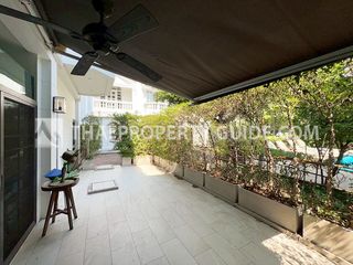 Casa adosada en alquiler de 4 habitaciones en Watthana, Bangkok