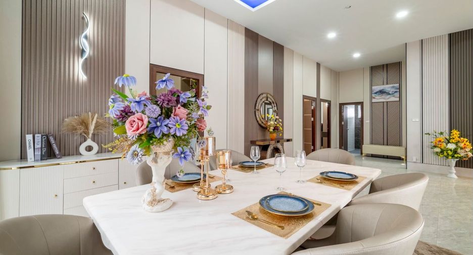 For sale 3 bedrooms villa in East Pattaya, Pattaya