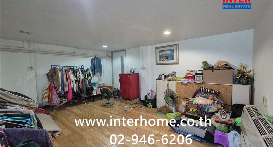 À vendre entrepôt à Huai Khwang, Bangkok