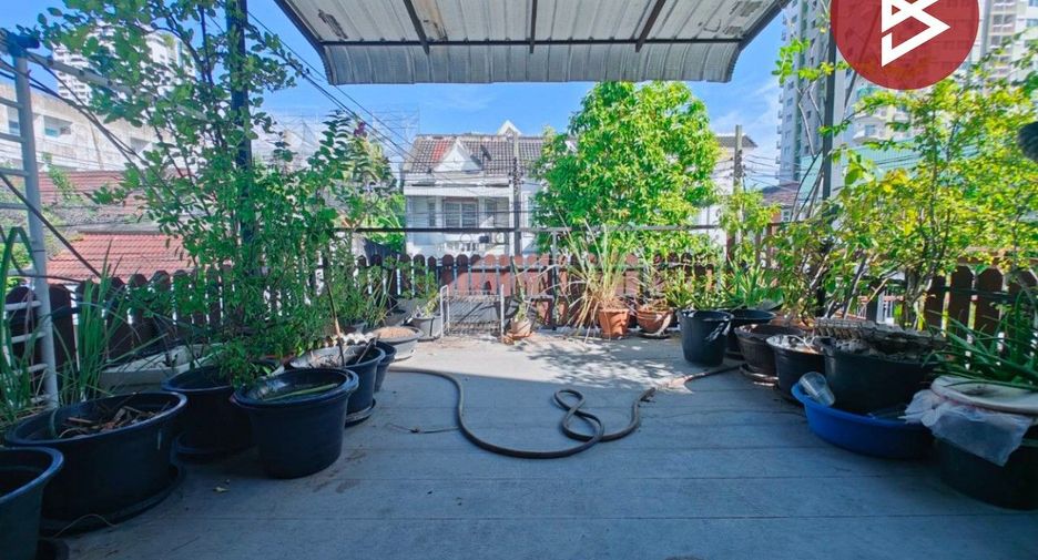 Casa adosada en venta de 2 habitaciones en Chatuchak, Bangkok
