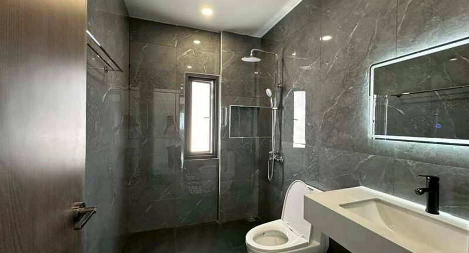 For sale 5 bedrooms house in Jomtien, Pattaya