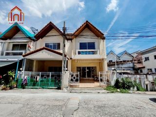 For sale 3 bedrooms townhouse in Bang Khen, Bangkok