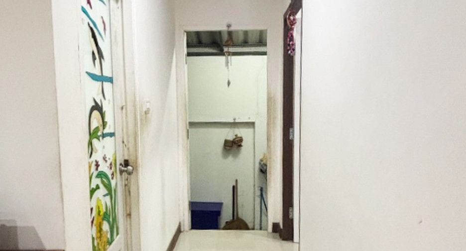 Casa adosada en venta de 2 habitaciones en Mueang Chon Buri, Chonburi
