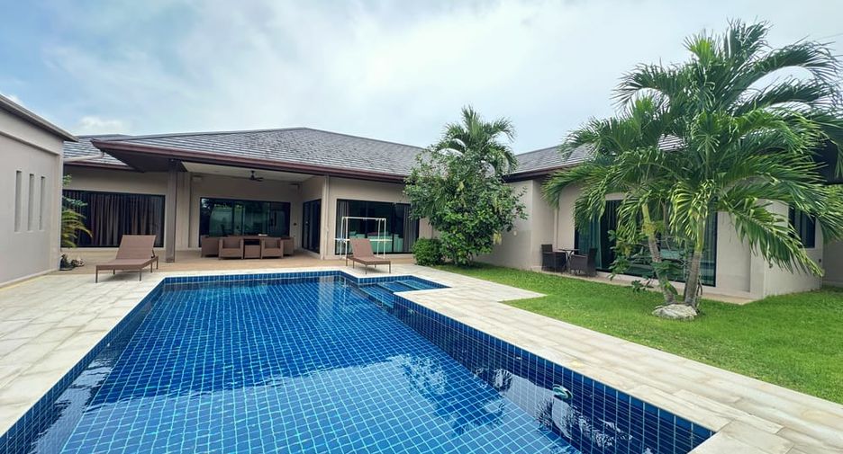 For rent 3 bedrooms villa in Huay Yai, Pattaya