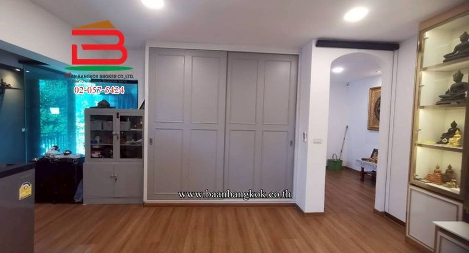 For rent and for sale 4 bedrooms house in Thawi Watthana, Bangkok