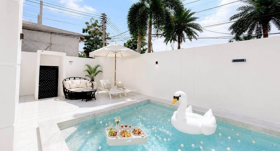 For sale 4 bedrooms villa in East Pattaya, Pattaya