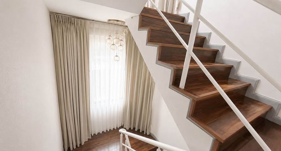 For sale 4 bedrooms villa in East Pattaya, Pattaya