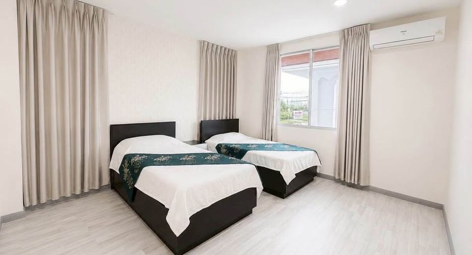 For sale 4 bedrooms villa in East Pattaya, Pattaya