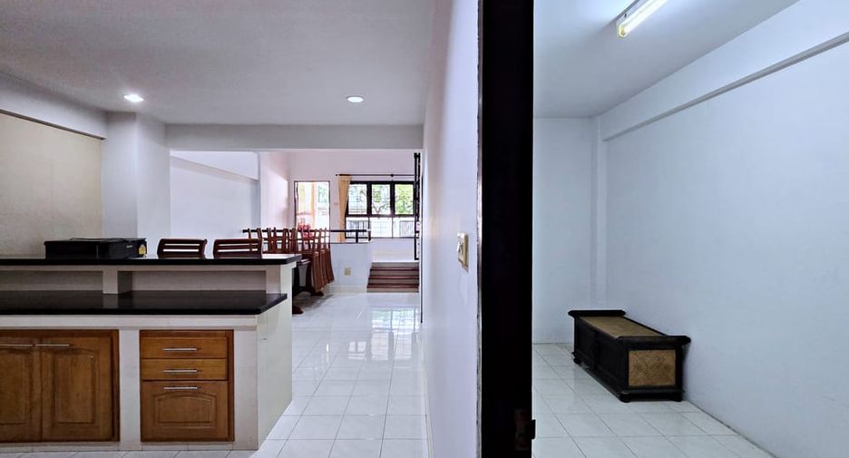 Gewerbefläche zur Miete mit 3 Zimmer in Central Pattaya, Pattaya