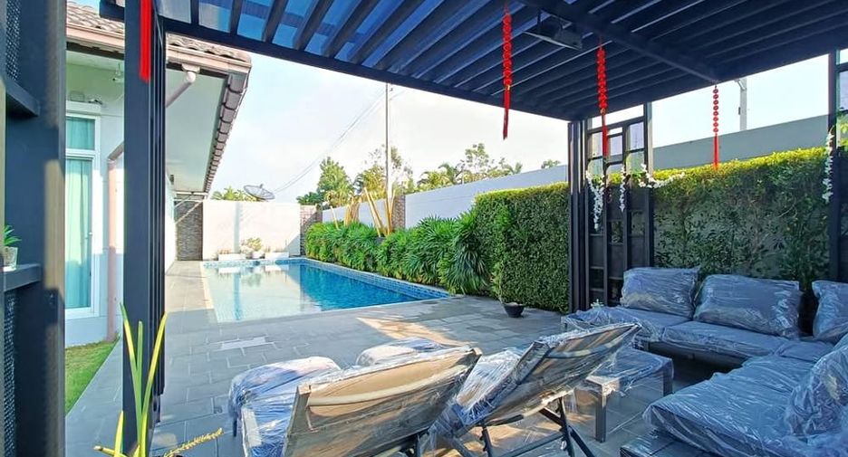 For rent 3 bedrooms villa in East Pattaya, Pattaya