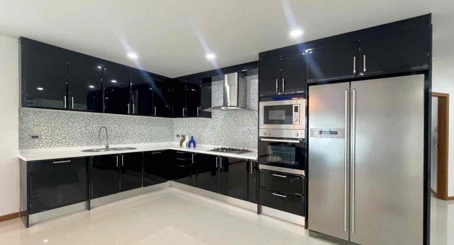 For rent 4 bedrooms villa in Jomtien, Pattaya