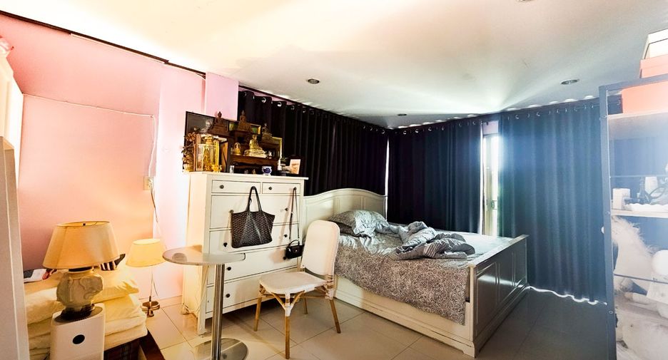 For sale 3 bedrooms house in Saphan Sung, Bangkok
