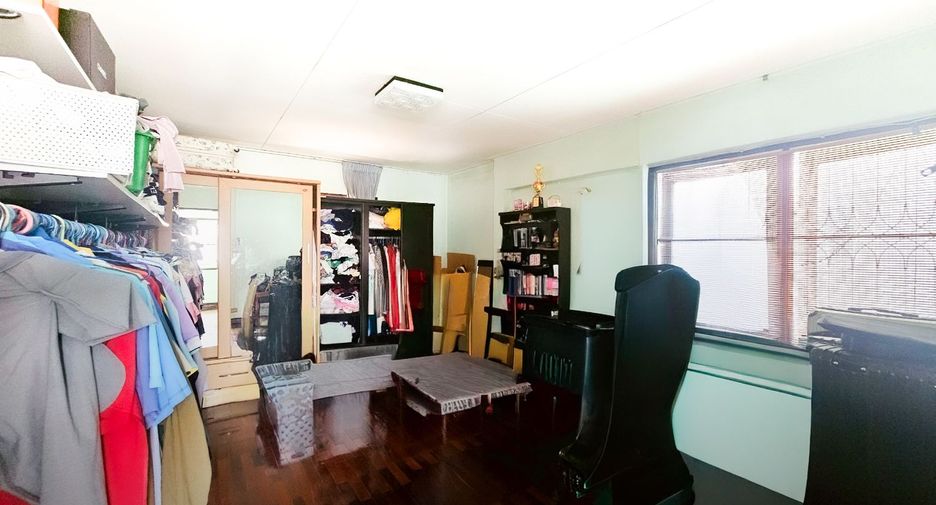 For sale 3 bedrooms house in Saphan Sung, Bangkok