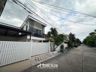 For sale 3 bedrooms house in Saphan Sung, Bangkok