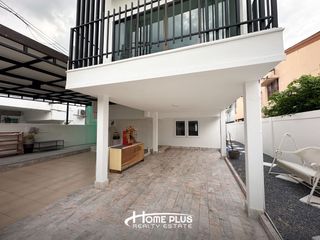For sale 3 bedrooms house in Saphan Sung, Bangkok