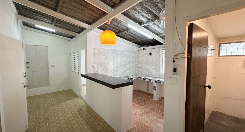 出售 3 卧室 独立屋 在 Saphan Sung, 曼谷