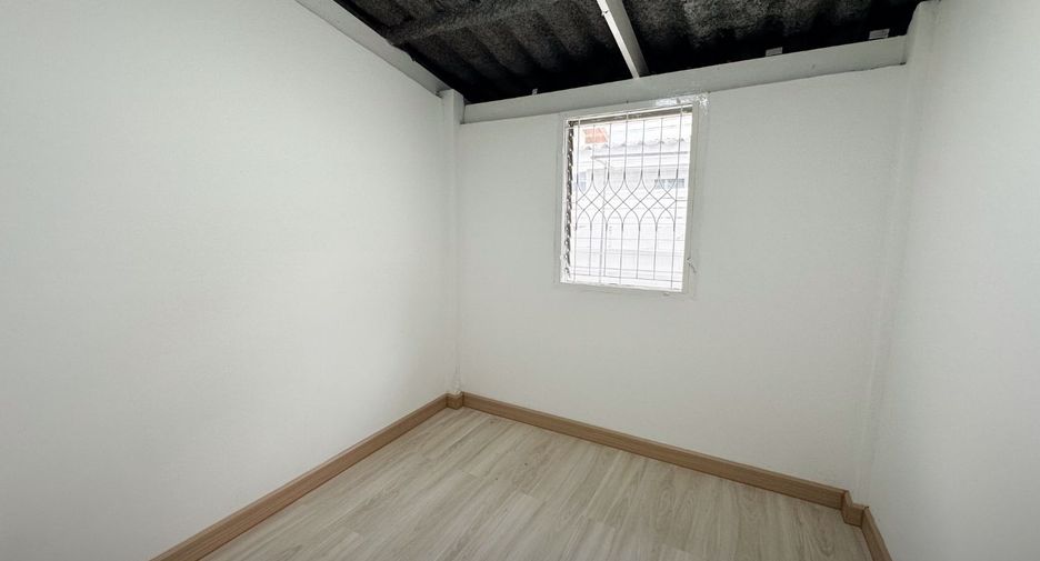 出售 3 卧室 独立屋 在 Saphan Sung, 曼谷