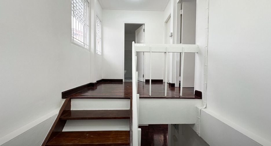 出售 3 卧室 独立屋 在 Saphan Sung, 曼谷
