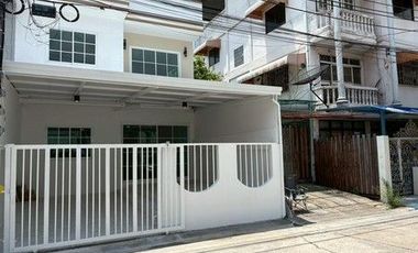 Reihenhaus zum Kauf mit 3 Zimmer in Nong Khaem, Bangkok