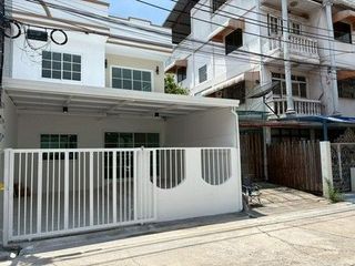 For sale 3 bedrooms townhouse in Nong Khaem, Bangkok
