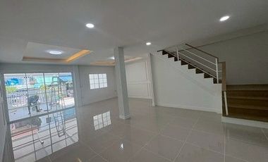 Reihenhaus zum Kauf mit 3 Zimmer in Nong Khaem, Bangkok