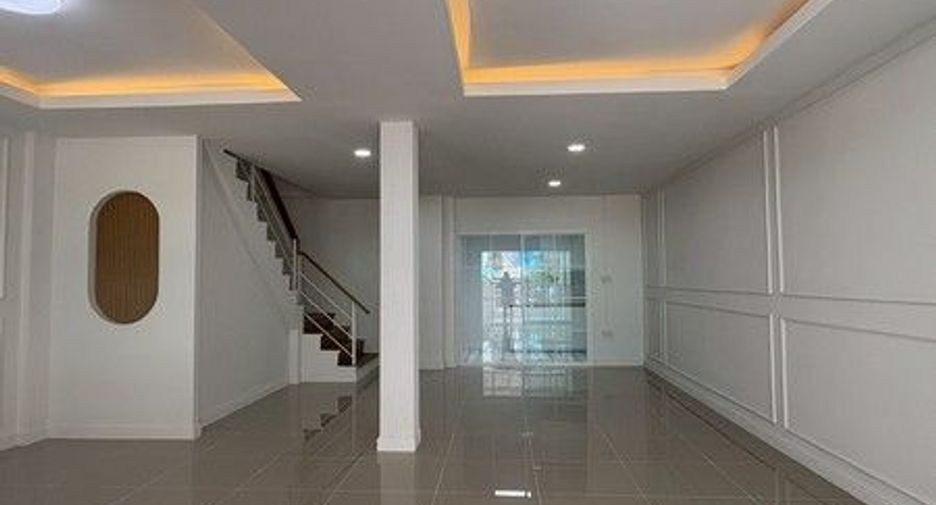 For sale 3 bedrooms townhouse in Nong Khaem, Bangkok