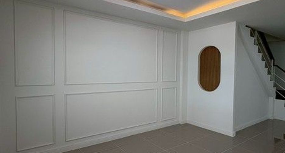 For sale 3 bedrooms townhouse in Nong Khaem, Bangkok