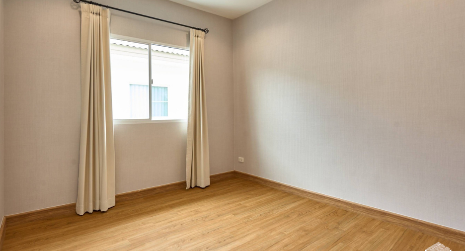 Haus zum Kauf mit 3 Zimmer in San Kamphaeng, Chiang Mai