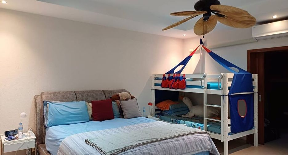 For rent 3 bedrooms villa in East Pattaya, Pattaya