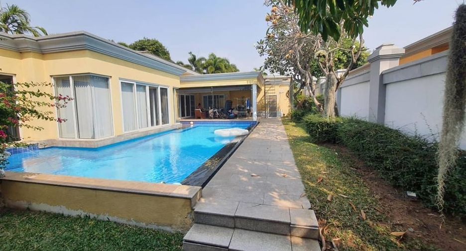 For rent 3 bedrooms villa in East Pattaya, Pattaya