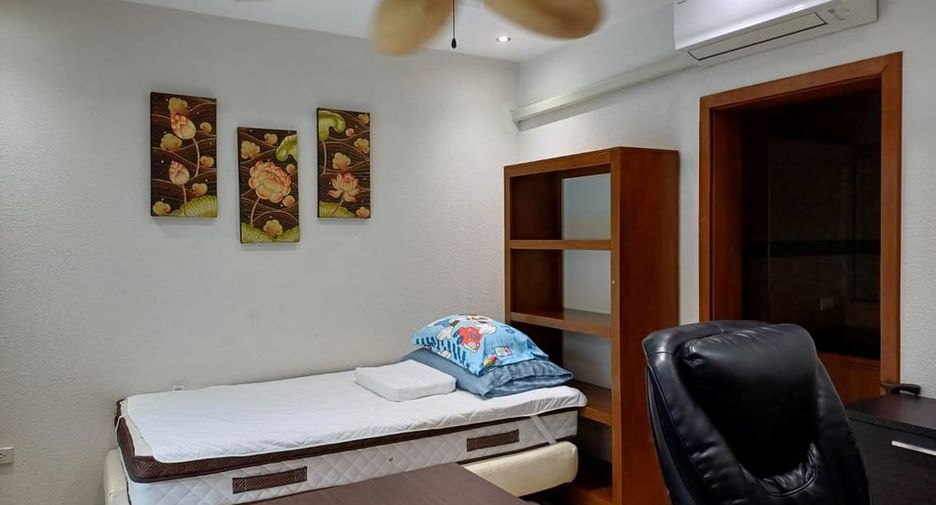 For rent 3 bedrooms villa in East Pattaya, Pattaya