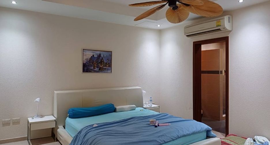 For rent 3 bedrooms villa in East Pattaya, Pattaya